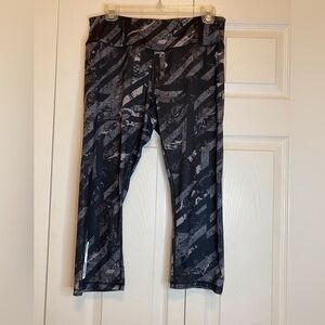 Head Womens Athleticwear Leggings Capri Size L Black White Camouflage Yoga Gym